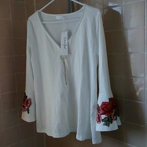 NWT Beautiful Floral Top